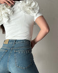 T-shirt a costine con maxi rouches