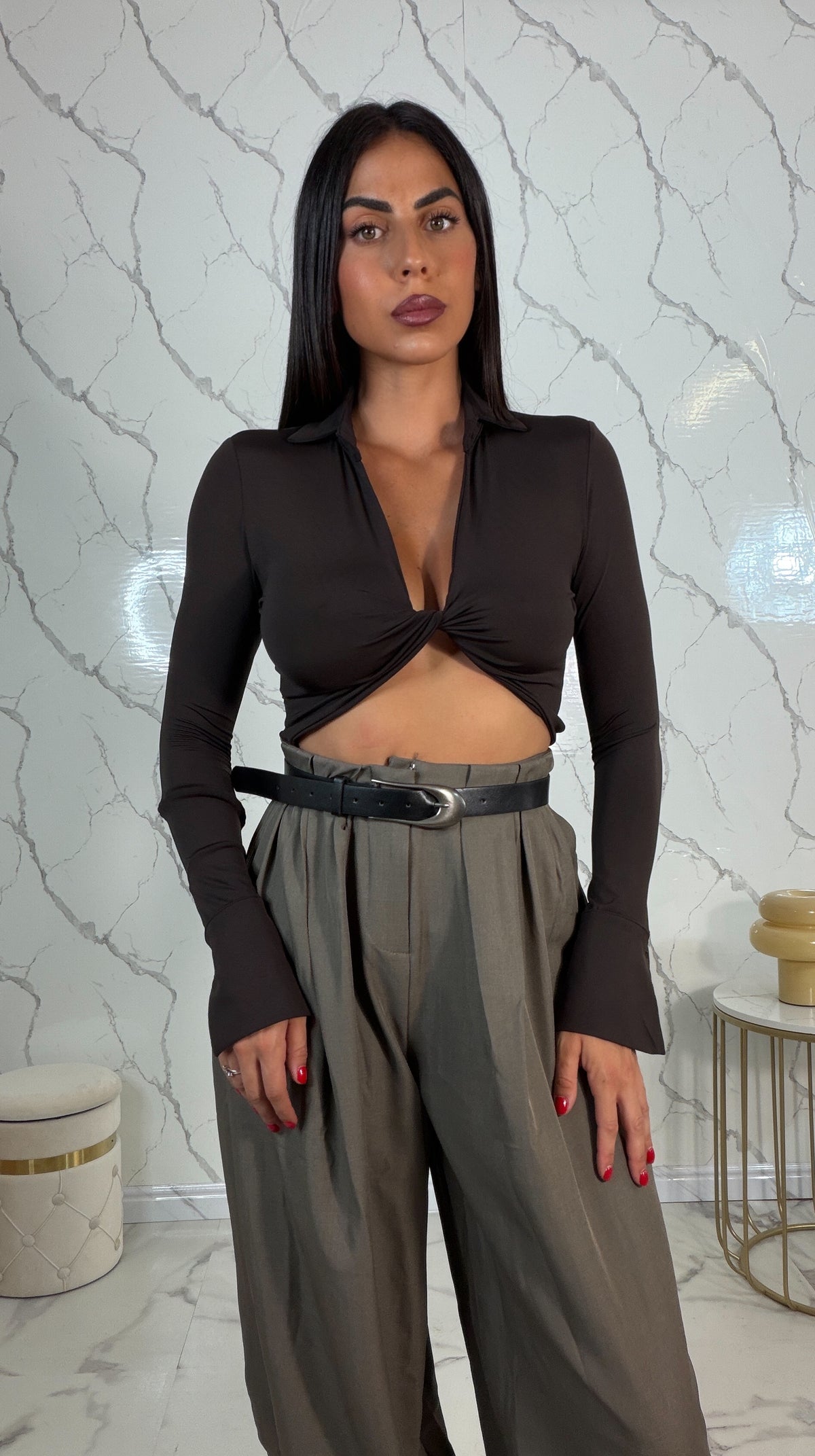 Pantaloni con pinces oversize e cintura inclusa - TORTORA