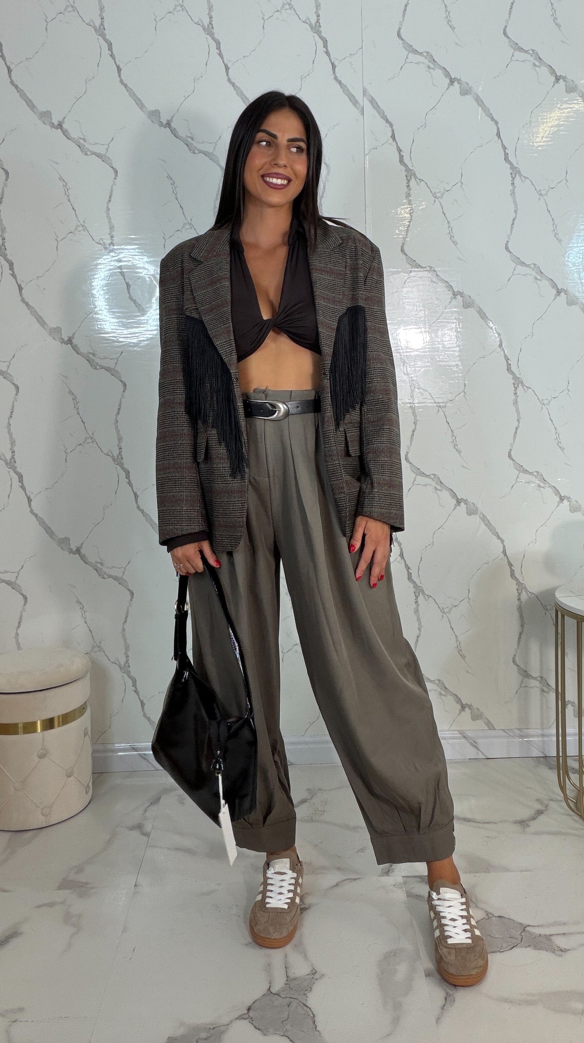 Pantaloni con pinces oversize e cintura inclusa - TORTORA