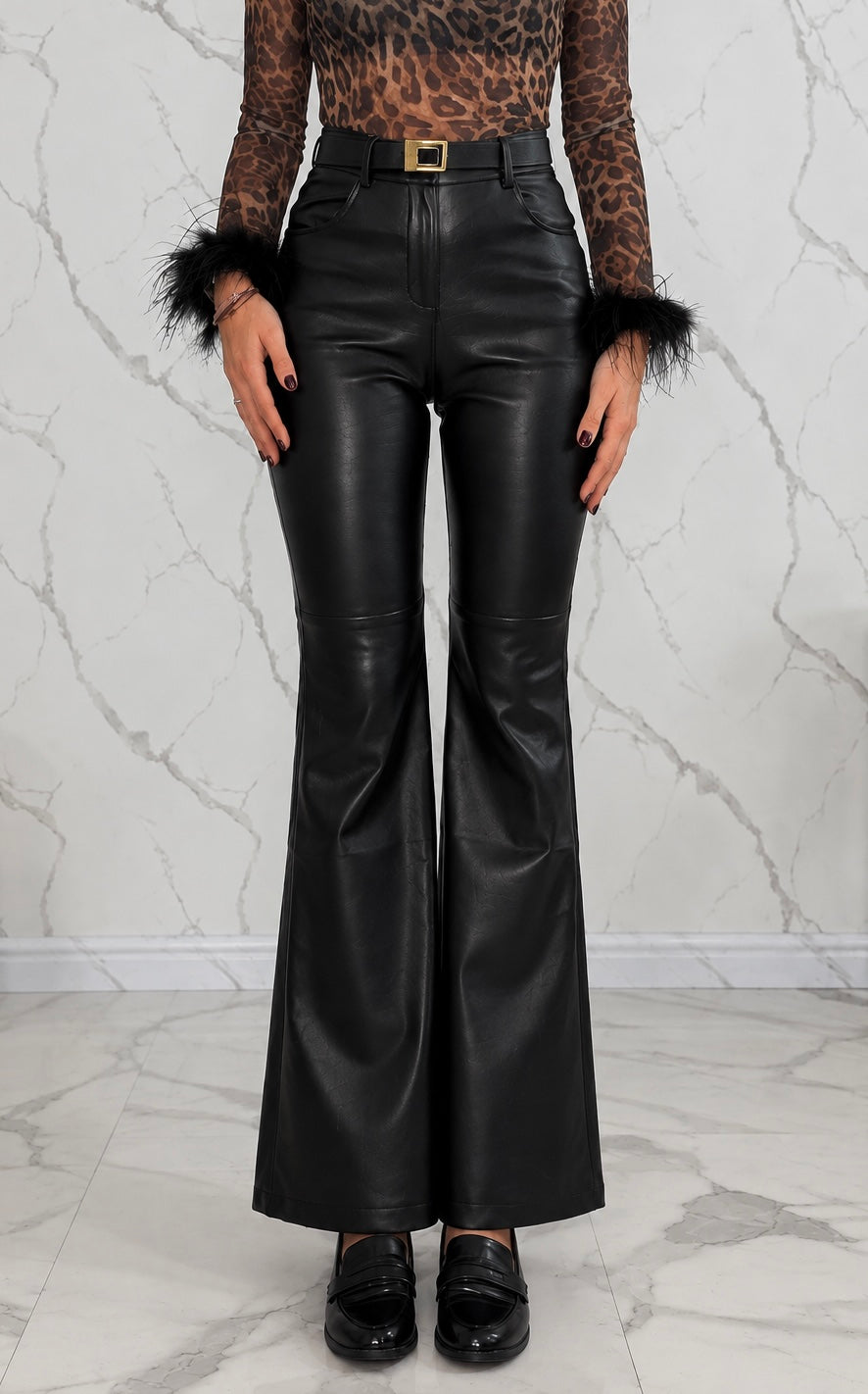 Pantaloni ecopelle a zampa - 26011