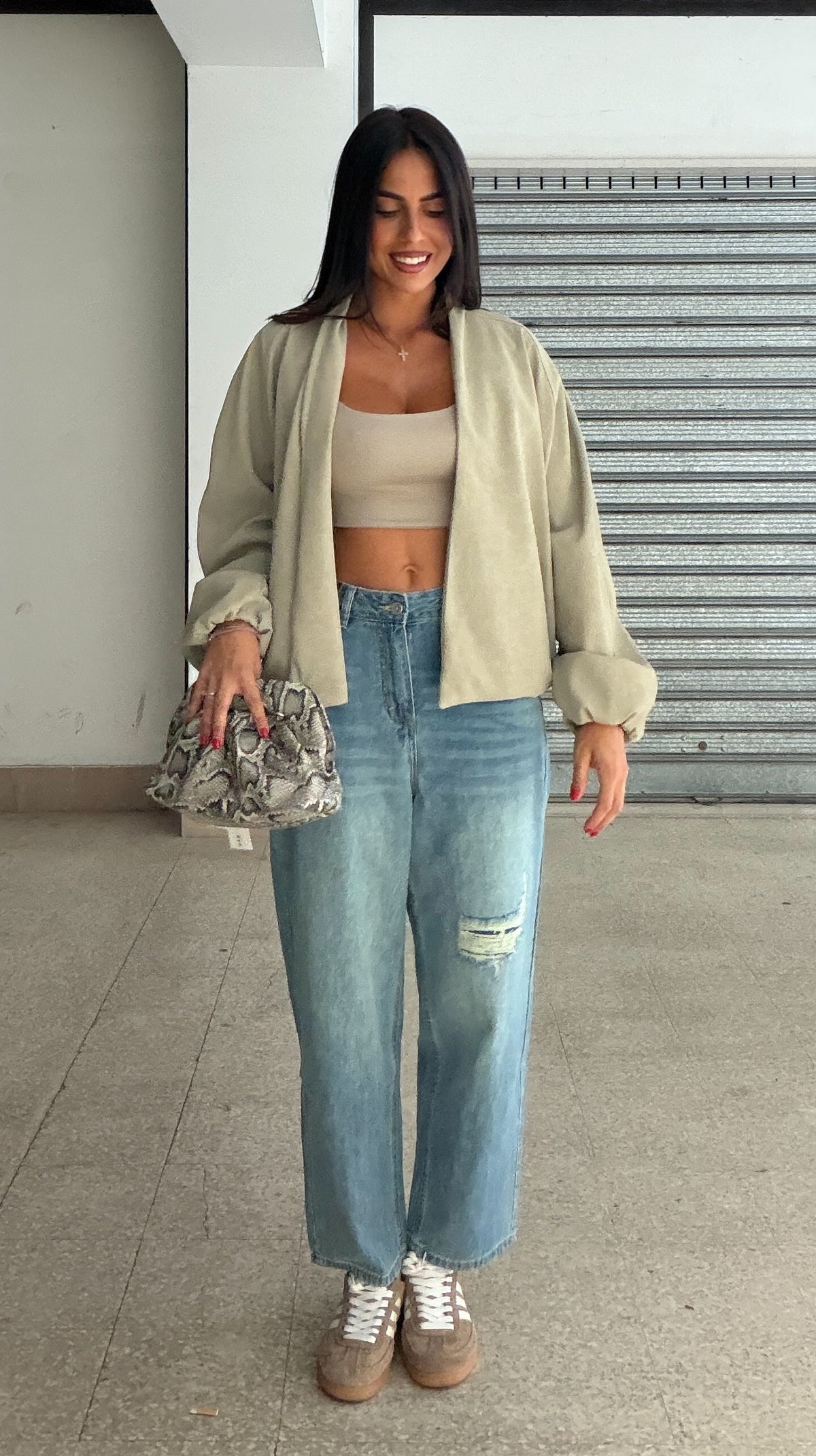 Jeans Momfit con strappi lavaggio chiaro - APE
